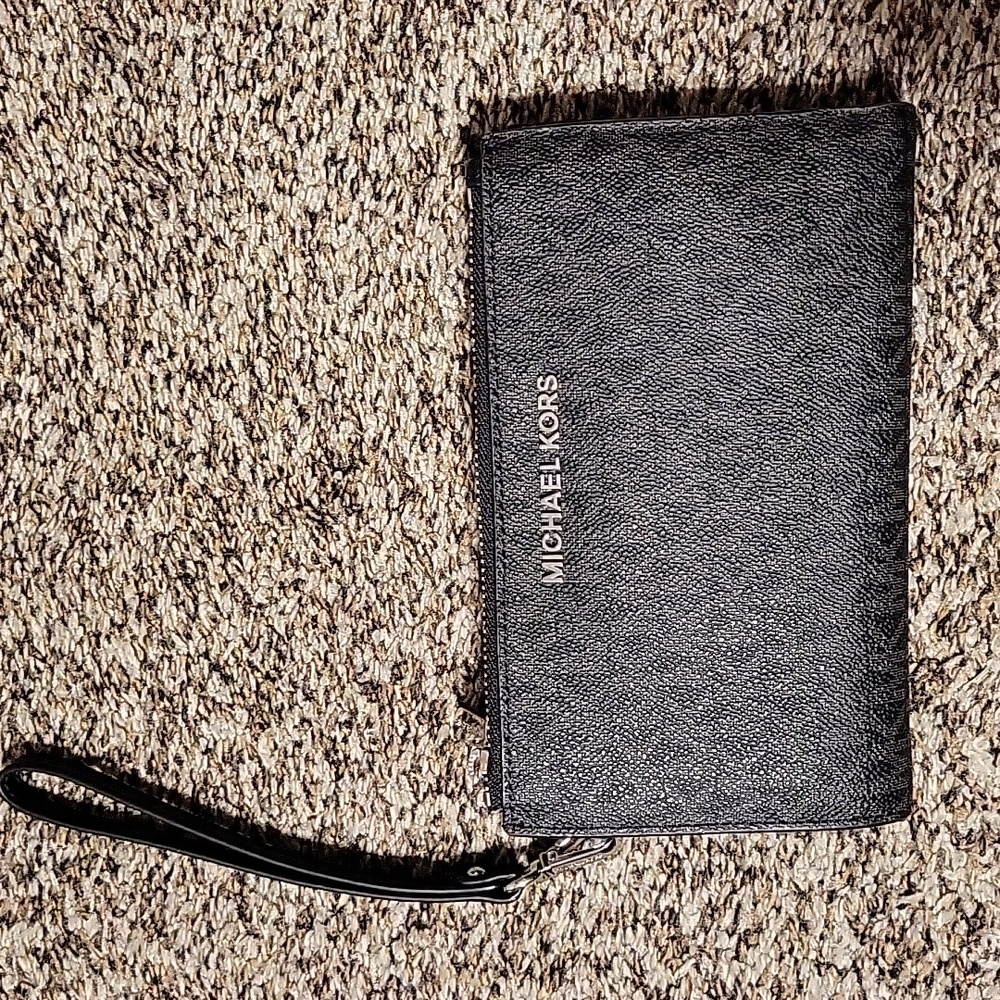 Michael Kors Smartphone Black Wristlet